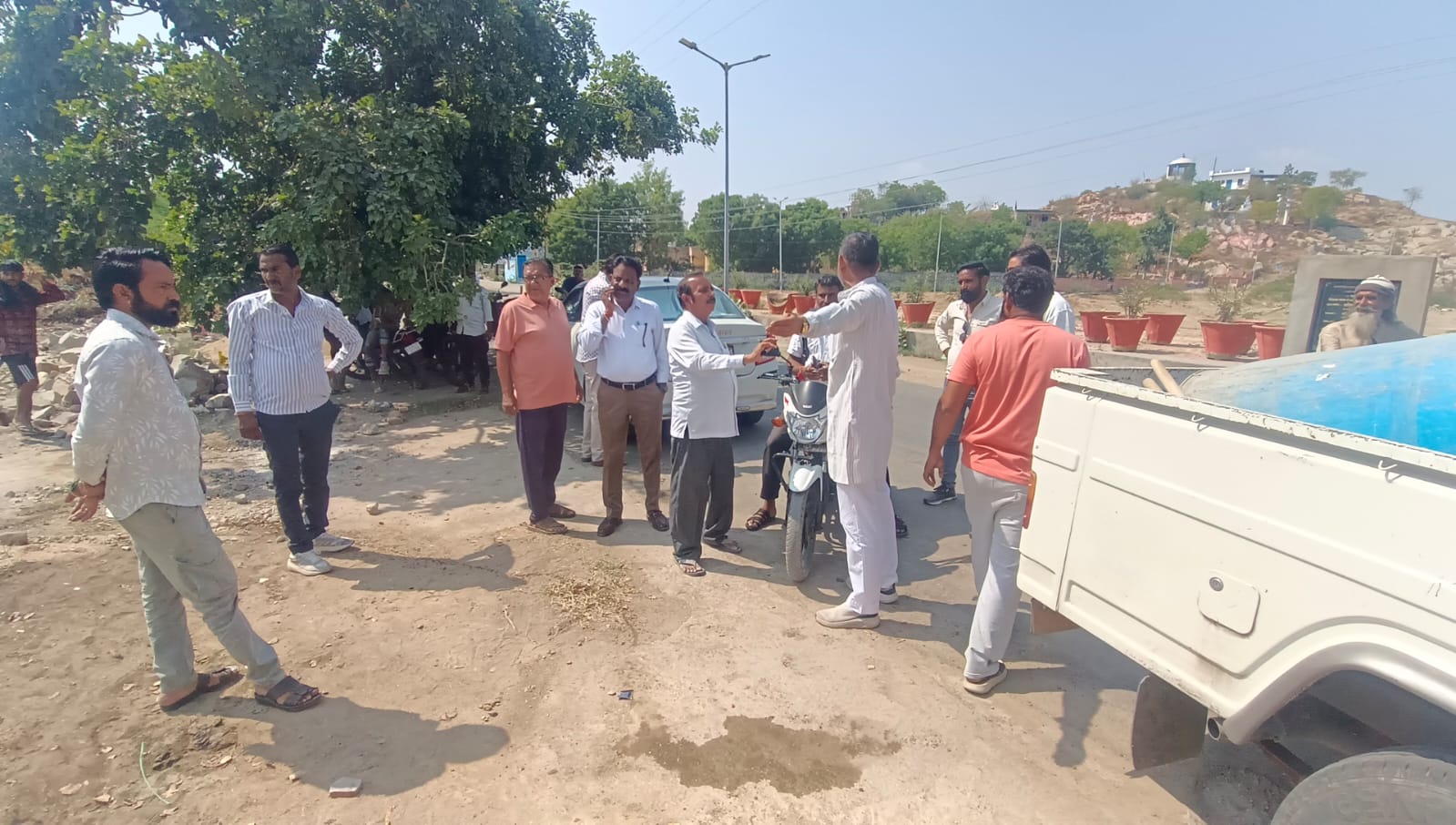 सरकारी ट्यूबवेल से चोरी-छिपे पानी लेना पड़ा भारी! नगरपालिका अध्यक्ष चतुर्भुज शर्मा ने मौके पर रुकवाया निर्माण कार्य, एफआईआर के निर्देश